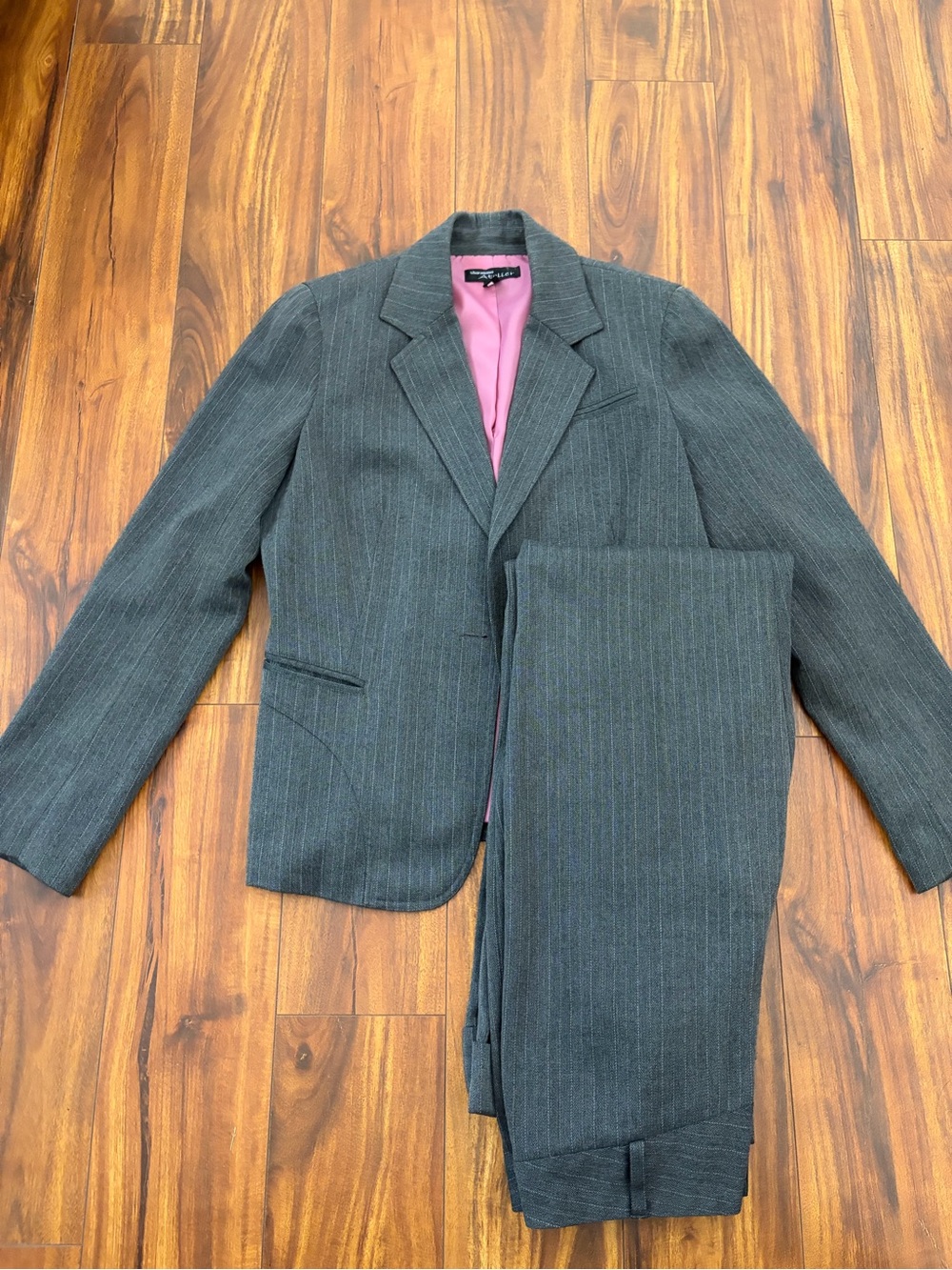 Atelier Grey & pink Pinstripe Suit Jacket & Trousers small Rip inside (pictured)